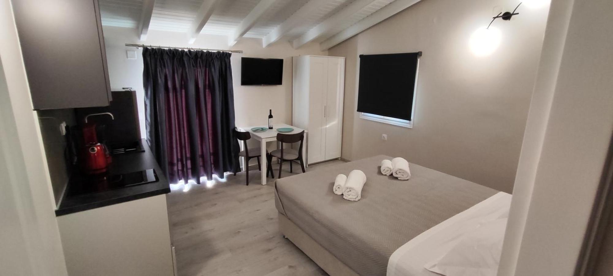 Anna Apartments Kanoni Perama  Eksteriør bilde